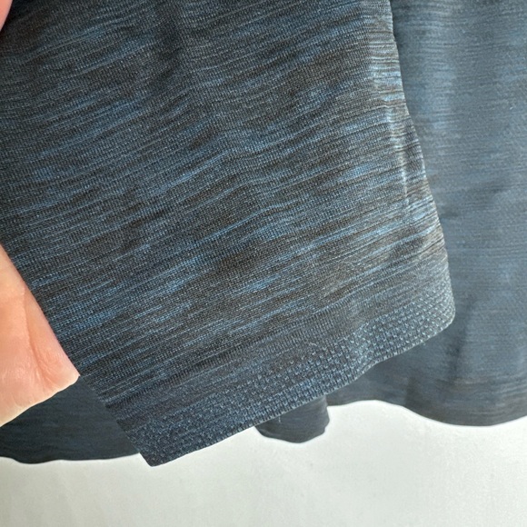 Lululemon Metal Vent Tech Long Sleeve Shirt Heather Dark Blue Sz M CP81 - Picture 4 of 5
